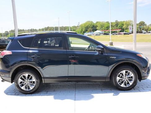 Used 2017 Toyota RAV4 XLE w/ All Weather Liner Package AWD/4WD image 6