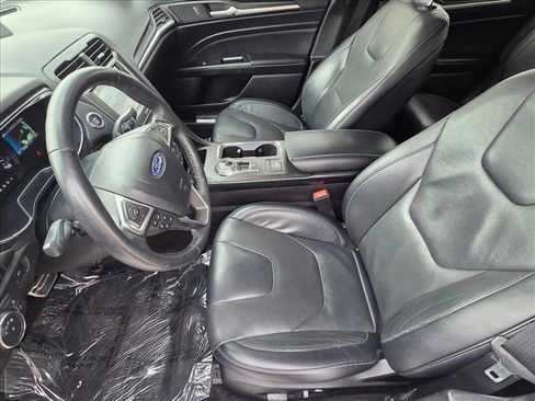 Used 2018 Ford Fusion Titanium image 15