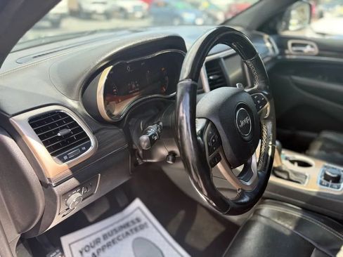Used 2017 Jeep Grand Cherokee Overland AWD/4WD image 25