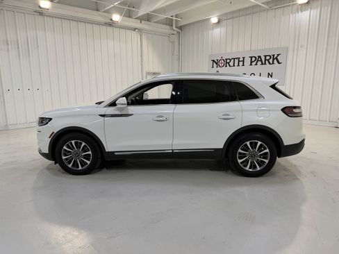 Used 2023 Lincoln Nautilus FWD w/ Premium Package image 2