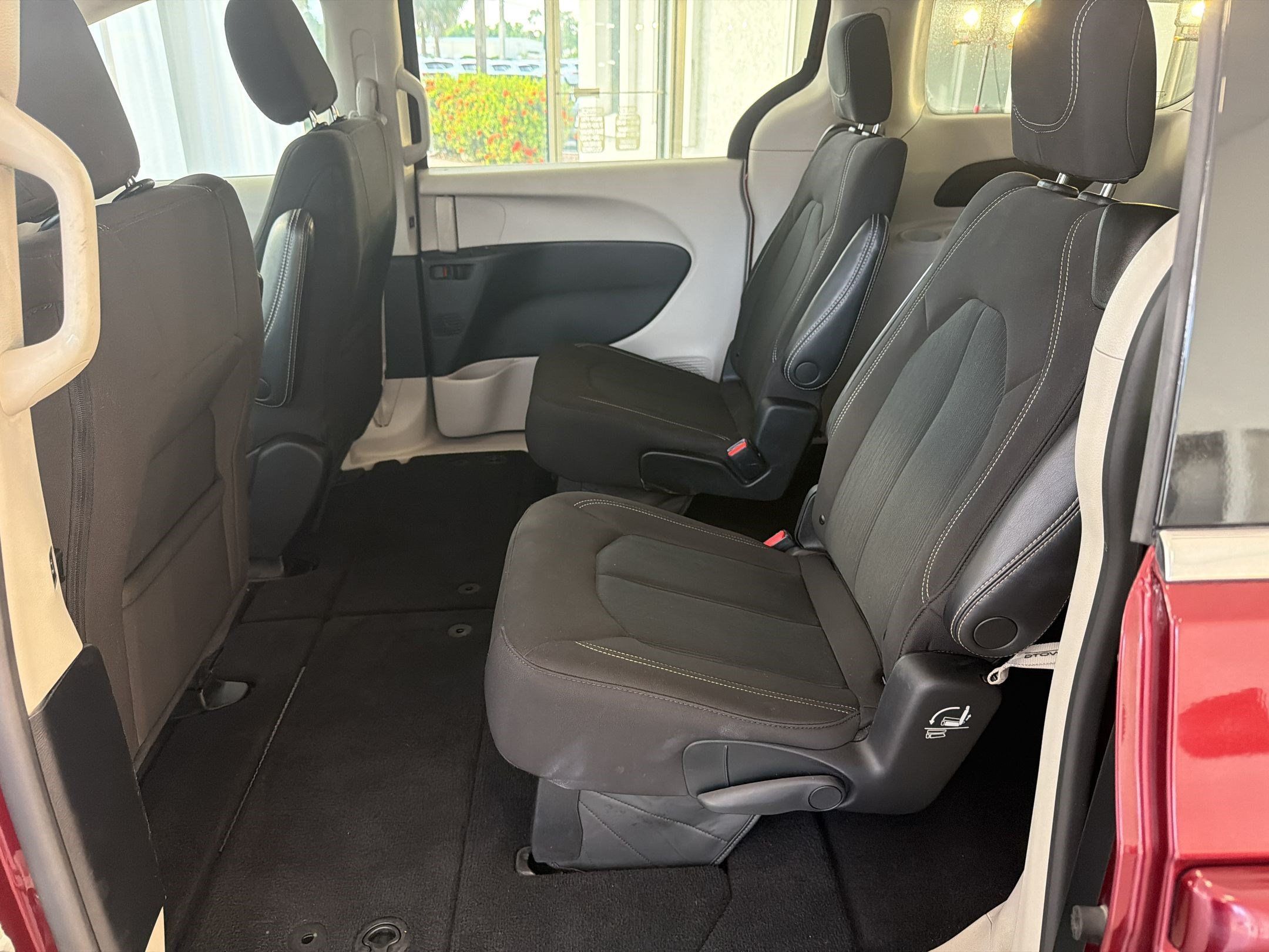 Used 2023 Chrysler Voyager LX FWD image 24