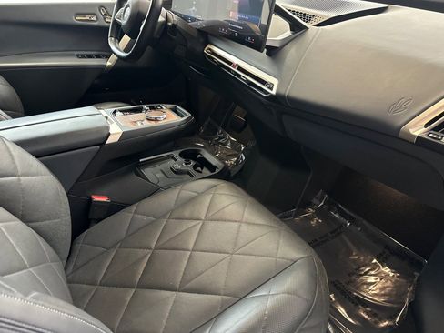 Certified 2023 BMW iX xDrive50 w/ Ultimate Package 2 image 32