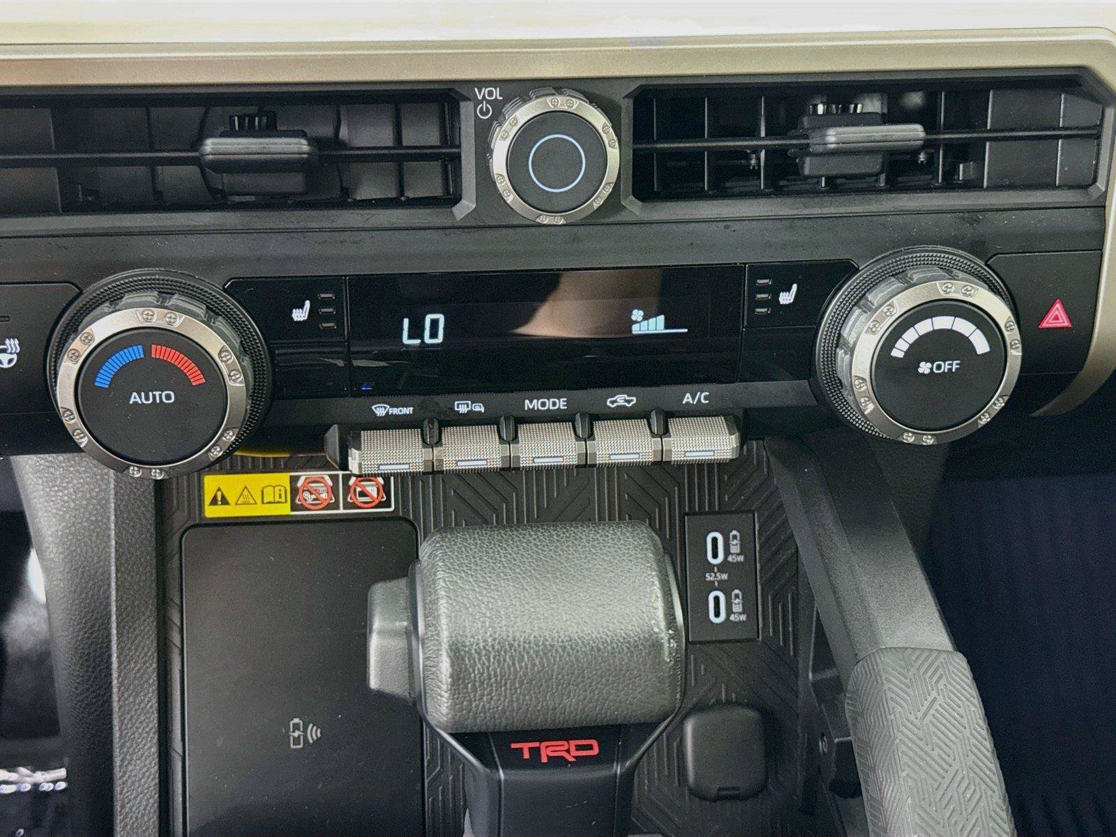 Used 2024 Toyota Tacoma TRD Sport w/ TRD Sport Upgrade Package RWD image 21