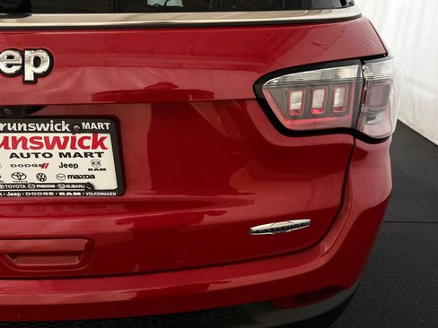 Certified 2023 Jeep Compass Latitude image 18