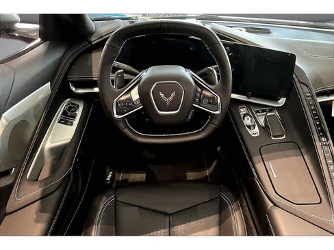 Used 2024 Chevrolet Corvette Stingray Preferred Cpe w/ Body-Color Dual Roof Package RWD image 7