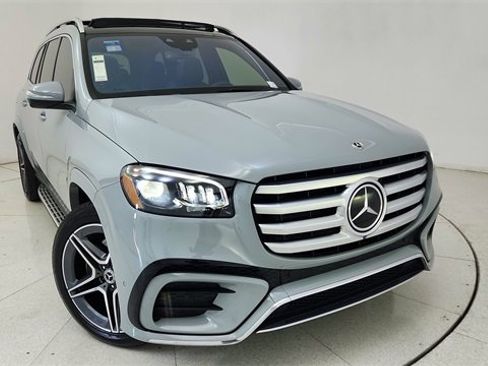Used 2024 Mercedes-Benz GLS 450 4MATIC image 1