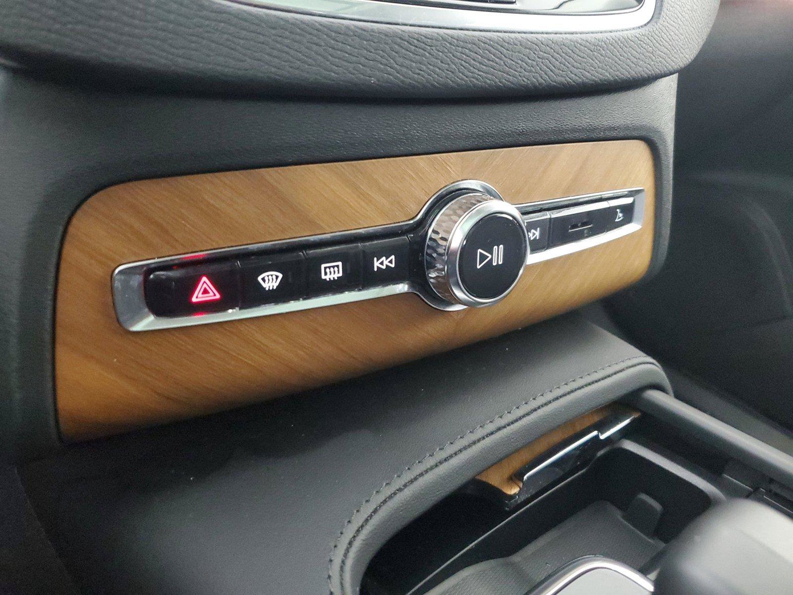 Used 2024 Volvo XC90 B6 Plus w/ Protection Package AWD/4WD image 30