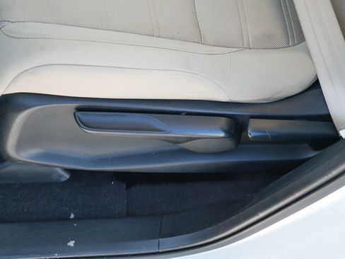 Used 2017 Honda CR-V LX image 20