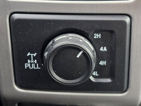 Certified 2018 Ford F150 Platinum w/ Technology Package image 14