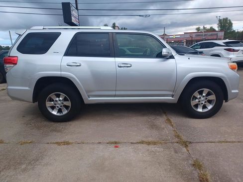 Used 2011 Toyota 4Runner SR5 w/ Premium Pkg w/Leather image 4
