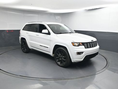 Used 2021 Jeep Grand Cherokee Laredo X image 25
