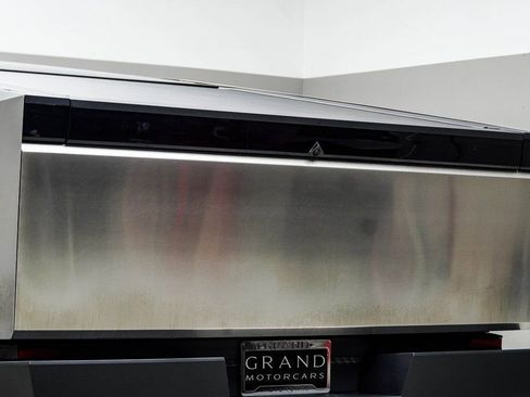 Used 2025 Tesla Cybertruck AWD Crew Cab image 16