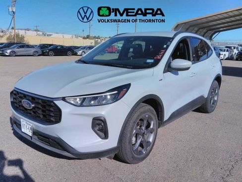 Used 2025 Ford Escape ST-Line Select image 2