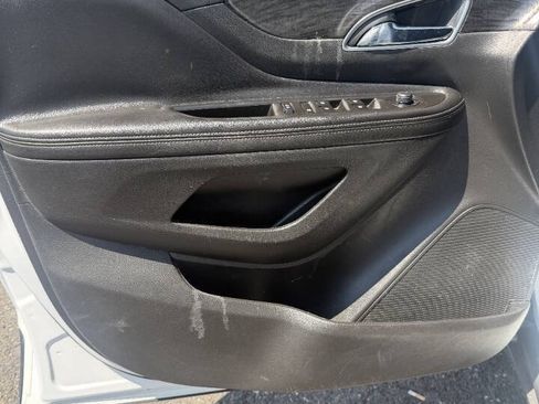 Used 2016 Buick Encore Convenience FWD image 4