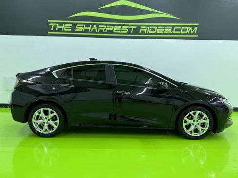 Used 2017 Chevrolet Volt Premier w/ Driver Confidence II Package FWD image 11