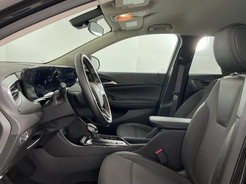 Used 2025 Buick Encore GX Preferred FWD image 12