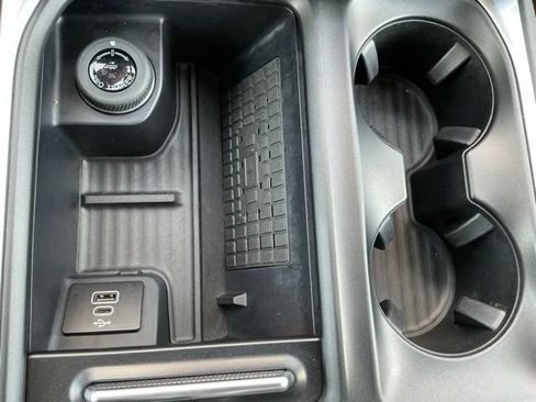 Used 2025 Ford Expedition Active AWD/4WD image 38