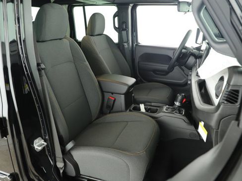 New 2026 Jeep Gladiator Sport image 12