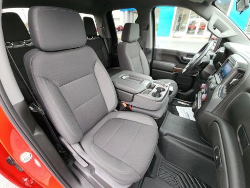 Used 2022 Chevrolet Silverado 2500 LT w/ Convenience Package image 14