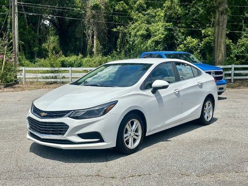 Used 2016 Chevrolet Cruze LT FWD image 3