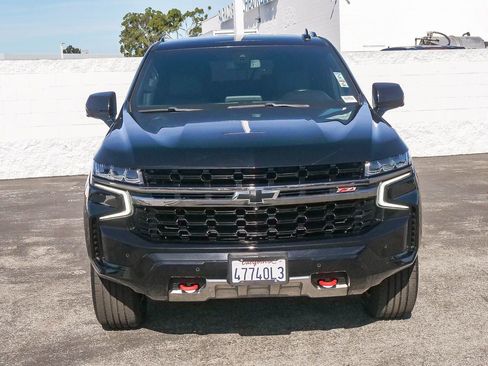 Used 2022 Chevrolet Suburban Z71 w/ Luxury Package image 2