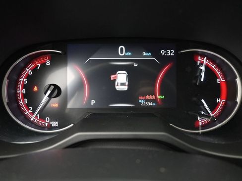 Used 2023 Toyota RAV4 XLE AWD/4WD image 16