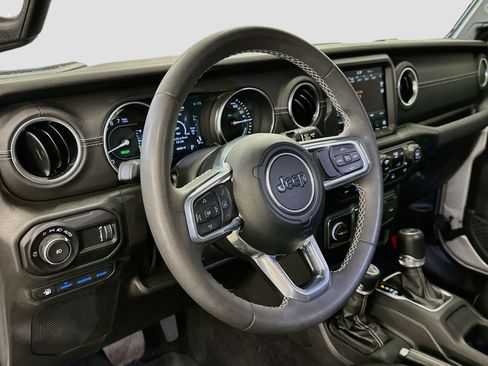 Used 2023 Jeep Wrangler Unlimited Sahara AWD/4WD image 18