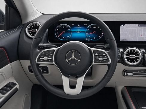 Used 2021 Mercedes-Benz GLA 250 4MATIC image 32