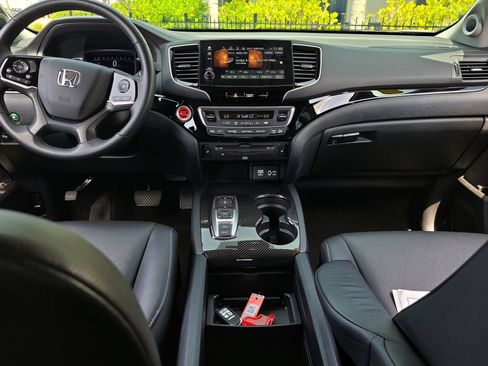 Used 2022 Honda Pilot Touring image 15