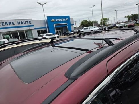 Used 2023 Chrysler Pacifica Limited FWD image 8