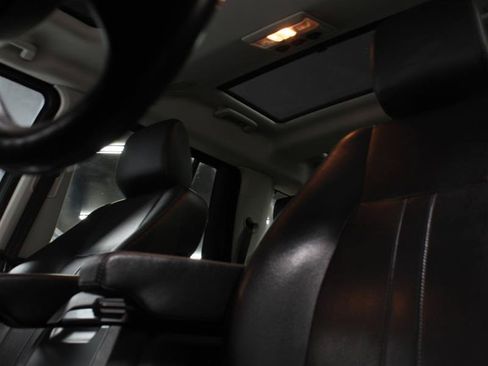 Used 2015 Land Rover LR4 HSE AWD/4WD image 8