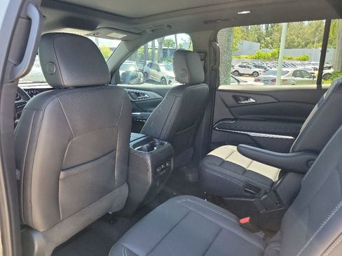 Used 2024 Chevrolet Traverse LT w/ Enhanced Driving Package FWD image 7