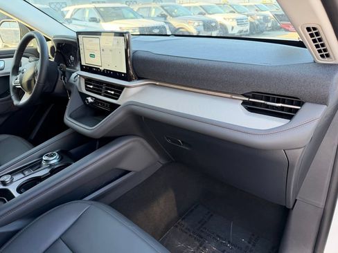 New 2026 Ford Explorer Active w/ Active Comfort Package RWD image 8
