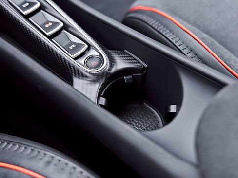 Used 2023 McLaren Artura RWD image 75