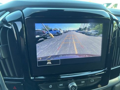 Used 2022 Chevrolet Traverse LT image 26