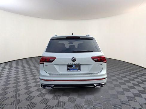 Used 2022 Volkswagen Tiguan SEL R-Line image 6