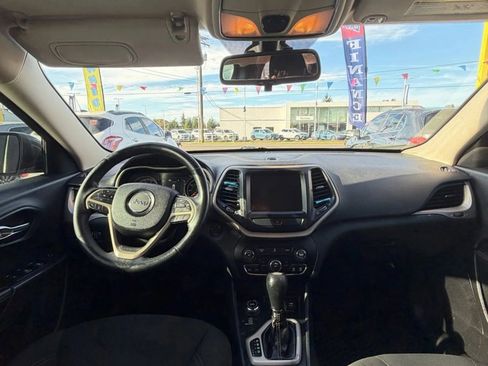 Used 2015 Jeep Cherokee Latitude w/ Cold Weather Group image 14