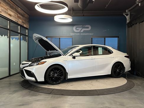 Used 2021 Toyota Camry XSE image 25