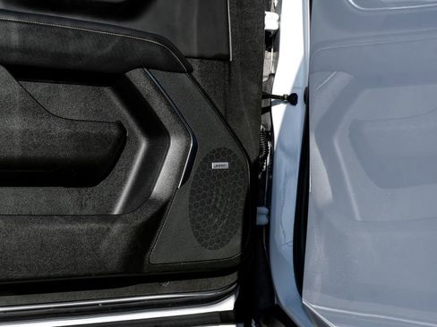 Used 2021 GMC Yukon XL SLT image 47