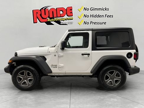 Used 2019 Jeep Wrangler Sport AWD/4WD image 2
