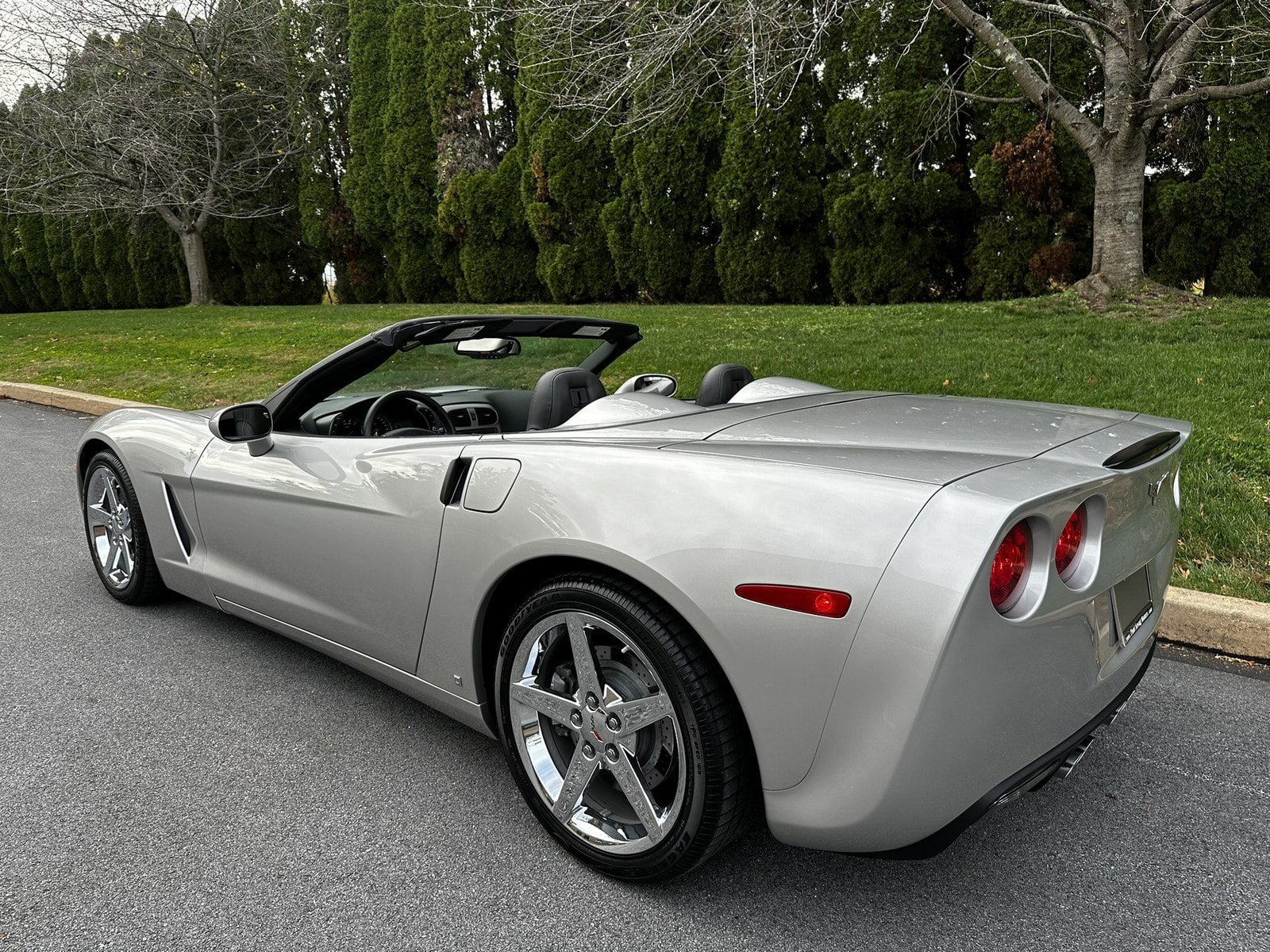 Used 2007 Chevrolet Corvette Convertible w/ Preferred Equipment Group RWD image 31