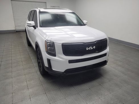 Used 2022 Kia Telluride EX w/ EX Premium Package AWD/4WD image 13
