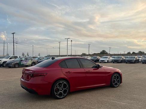 Used 2022 Alfa Romeo Giulia Veloce RWD image 24