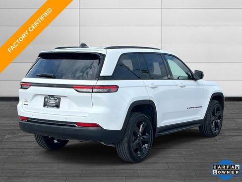 Used 2024 Jeep Grand Cherokee Altitude AWD/4WD image 3