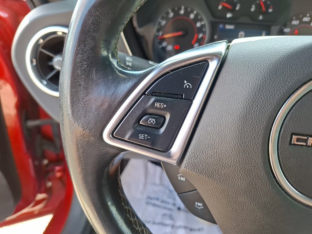 Used 2021 Chevrolet Camaro LT w/ Technology Package RWD image 20