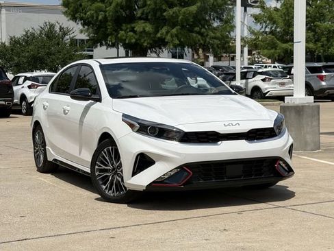 Used 2024 Kia Forte GT-Line w/ GT-Line Premium Package FWD image 2