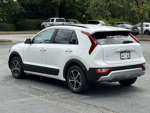 Certified 2025 Kia Niro LX FWD image 3