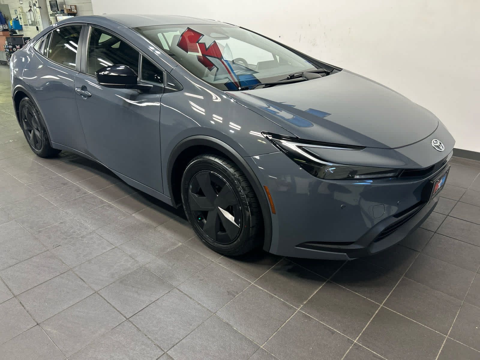 Used 2023 Toyota Prius LE FWD image 2