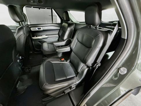 Used 2023 Ford Explorer Limited w/ Equipment Group 301A AWD/4WD image 29