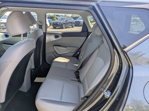 Used 2025 Kia Soul LX FWD image 13